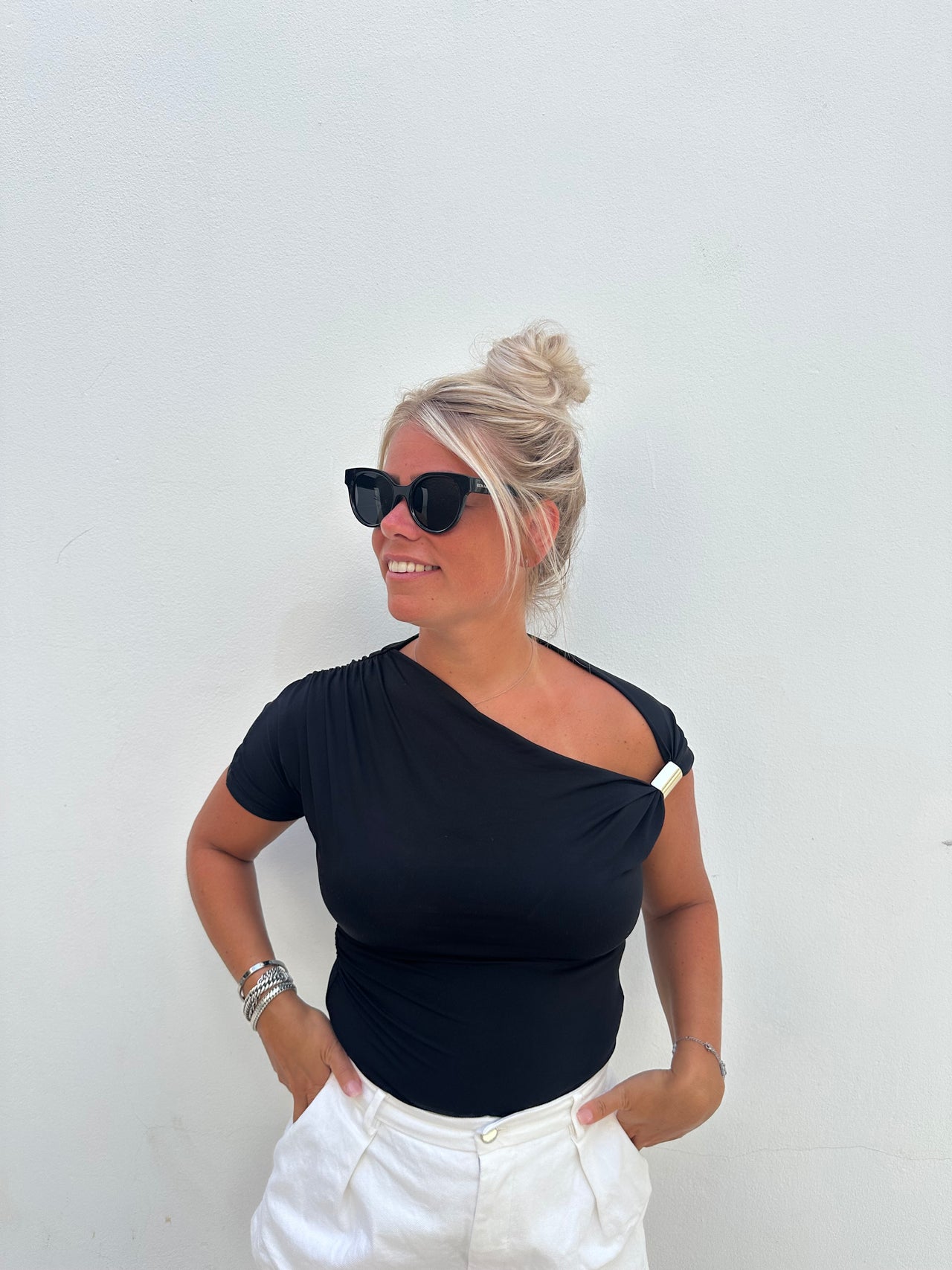 Veya - All Black