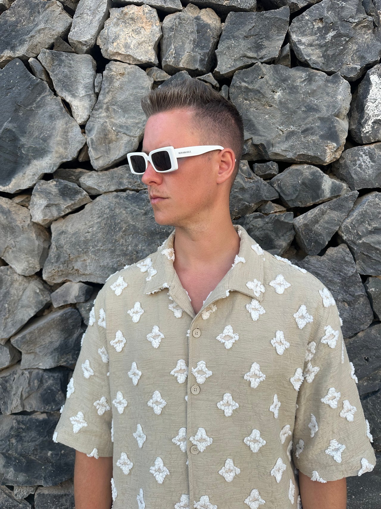 Flair - Black / White