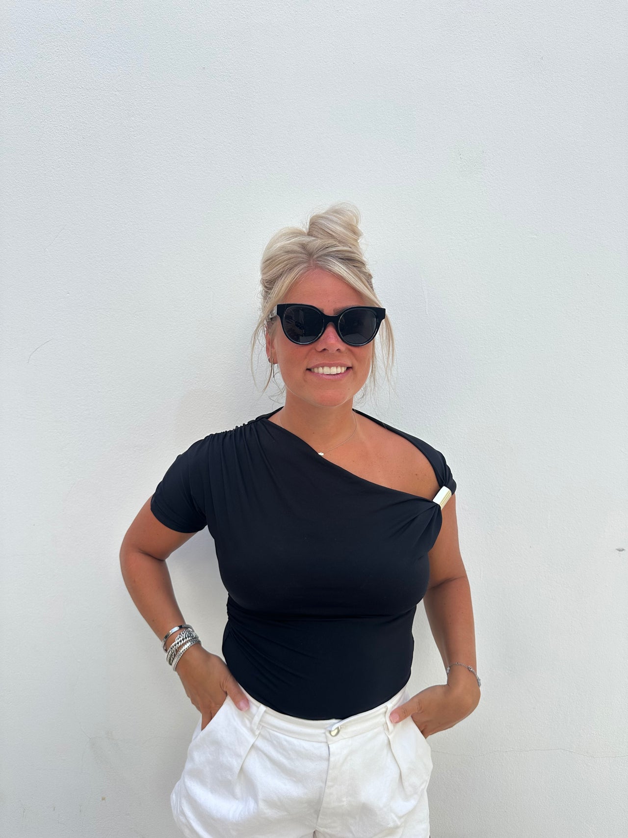 Veya - All Black
