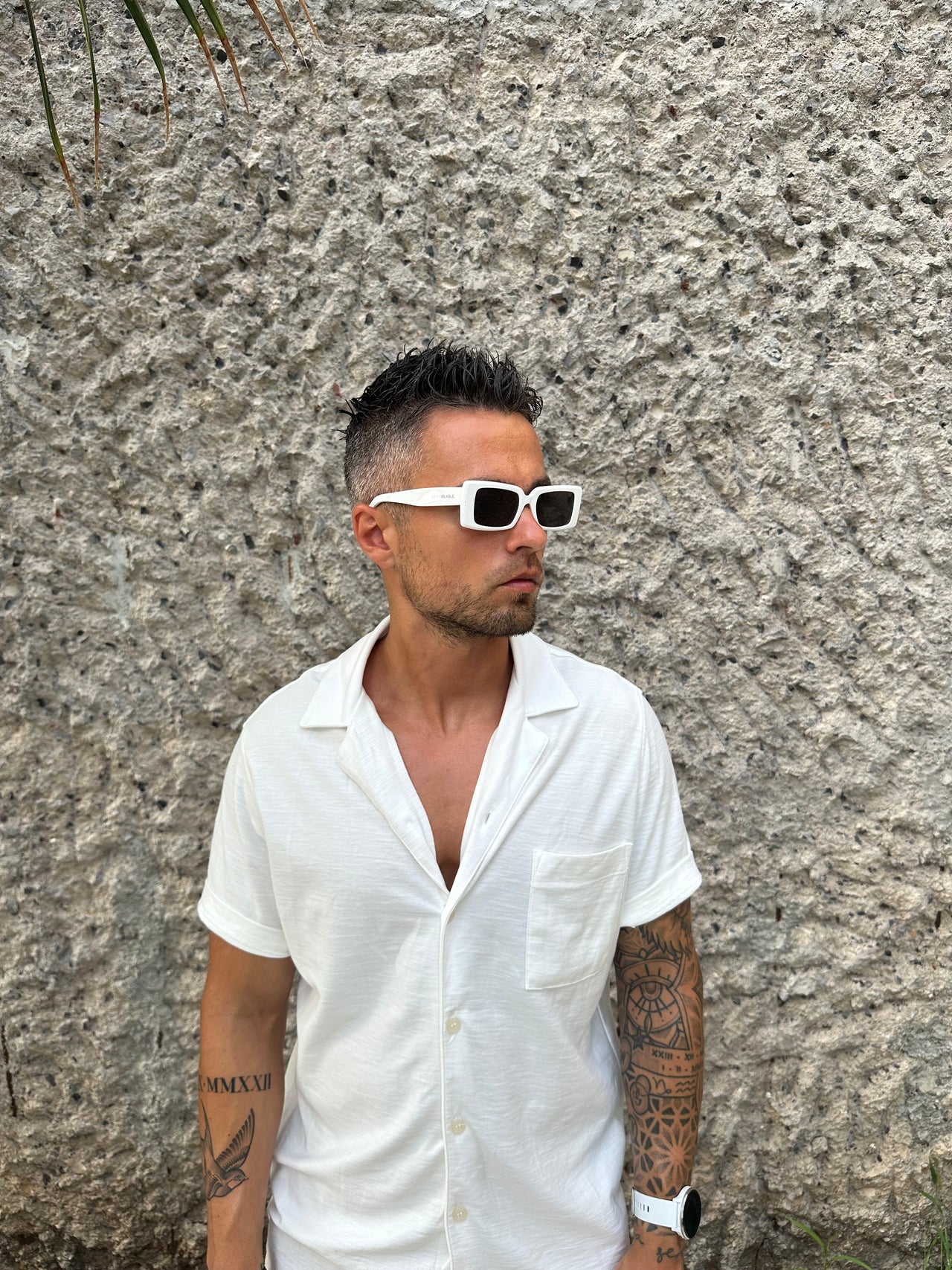 Flair - Black / White